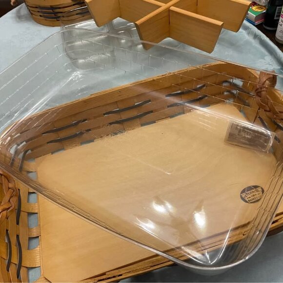 Peterboro Buffet Serving Basket w/Liners & Dividers - Picture 8 of 10